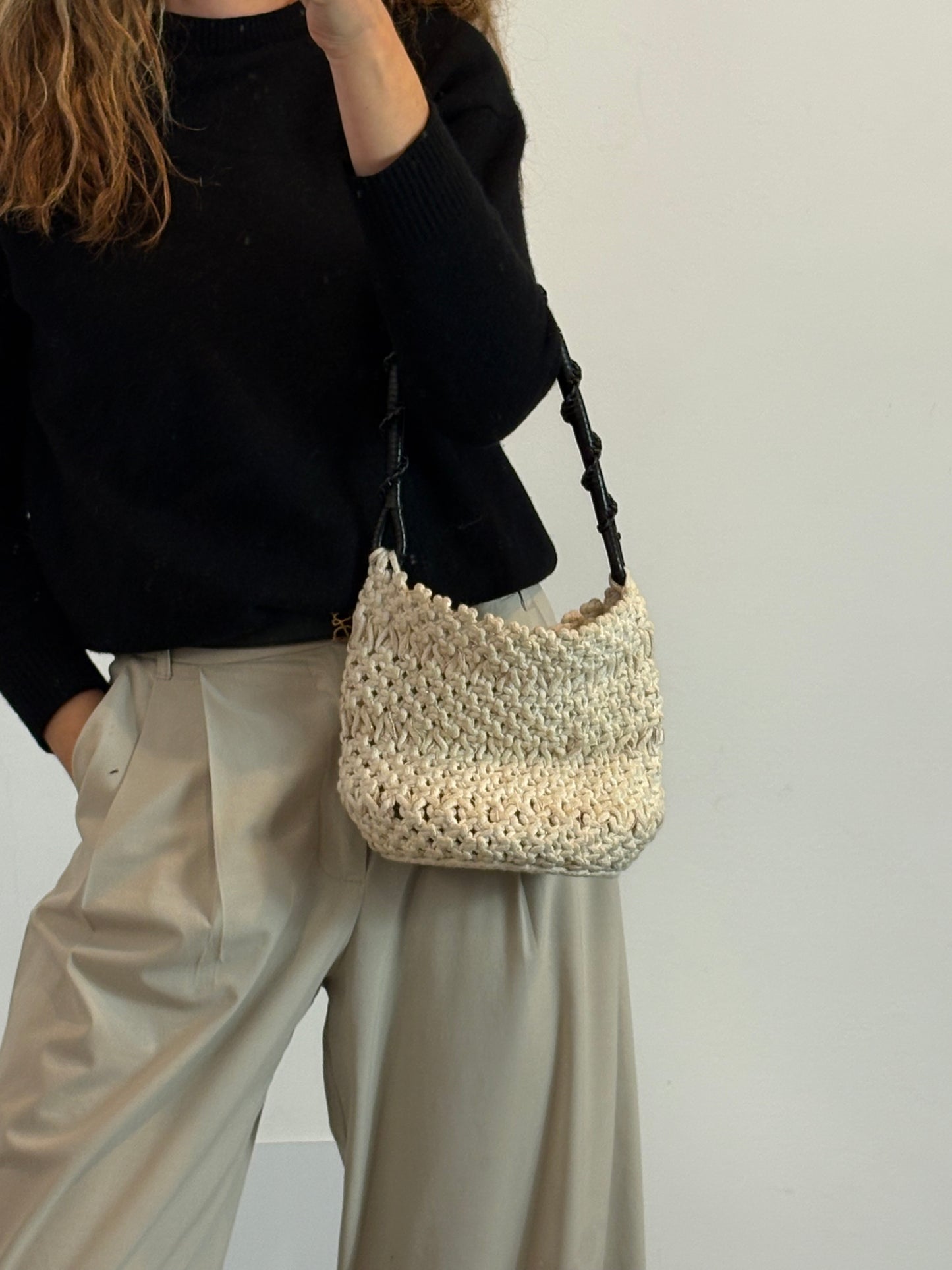 MASSCOB. Bolso tela trenzado asa piel