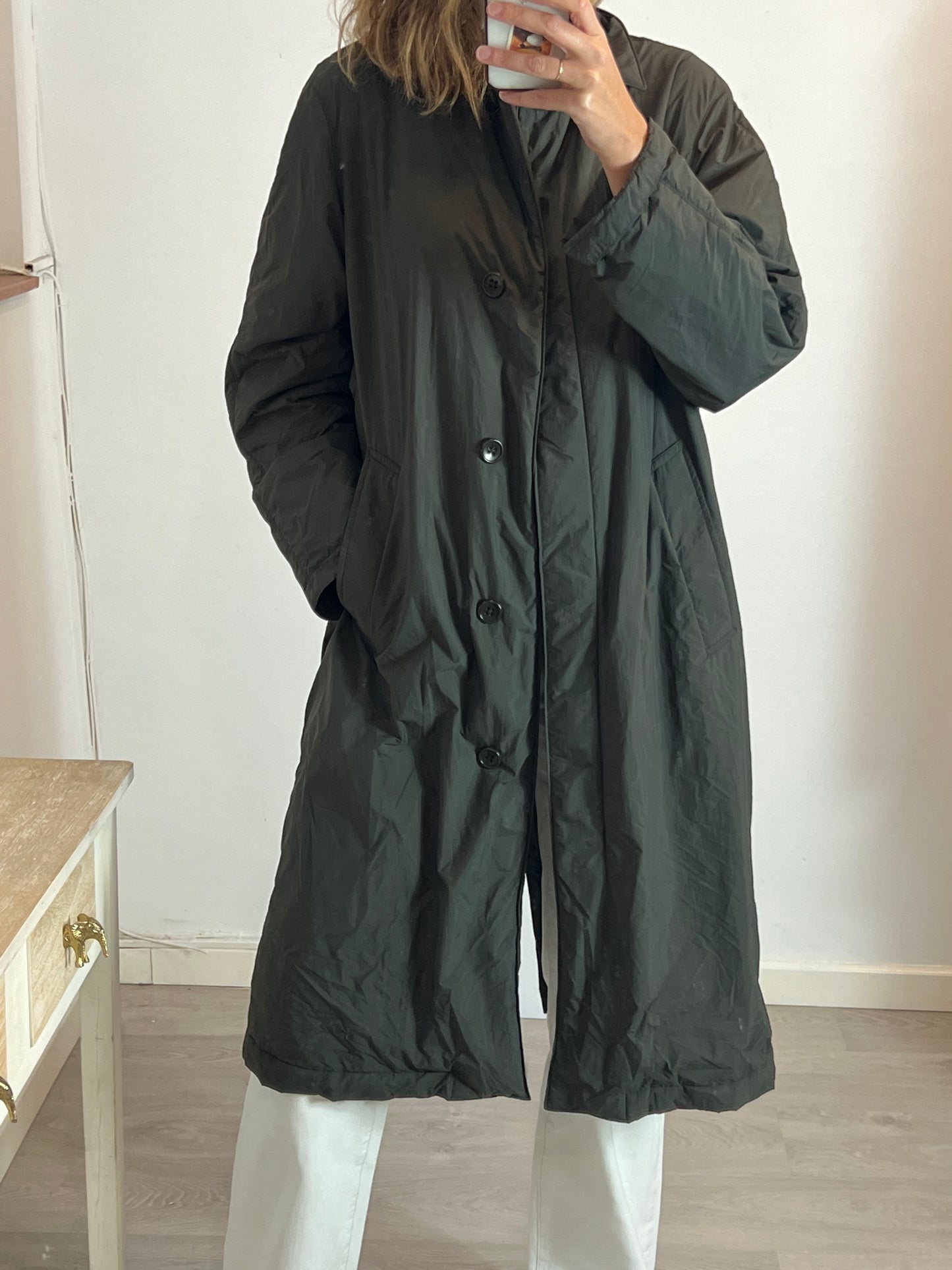 UNIQLO. Gabardina verde acolchada. T M