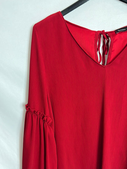 BERSHKA.Top rojo mangas volantes T.M