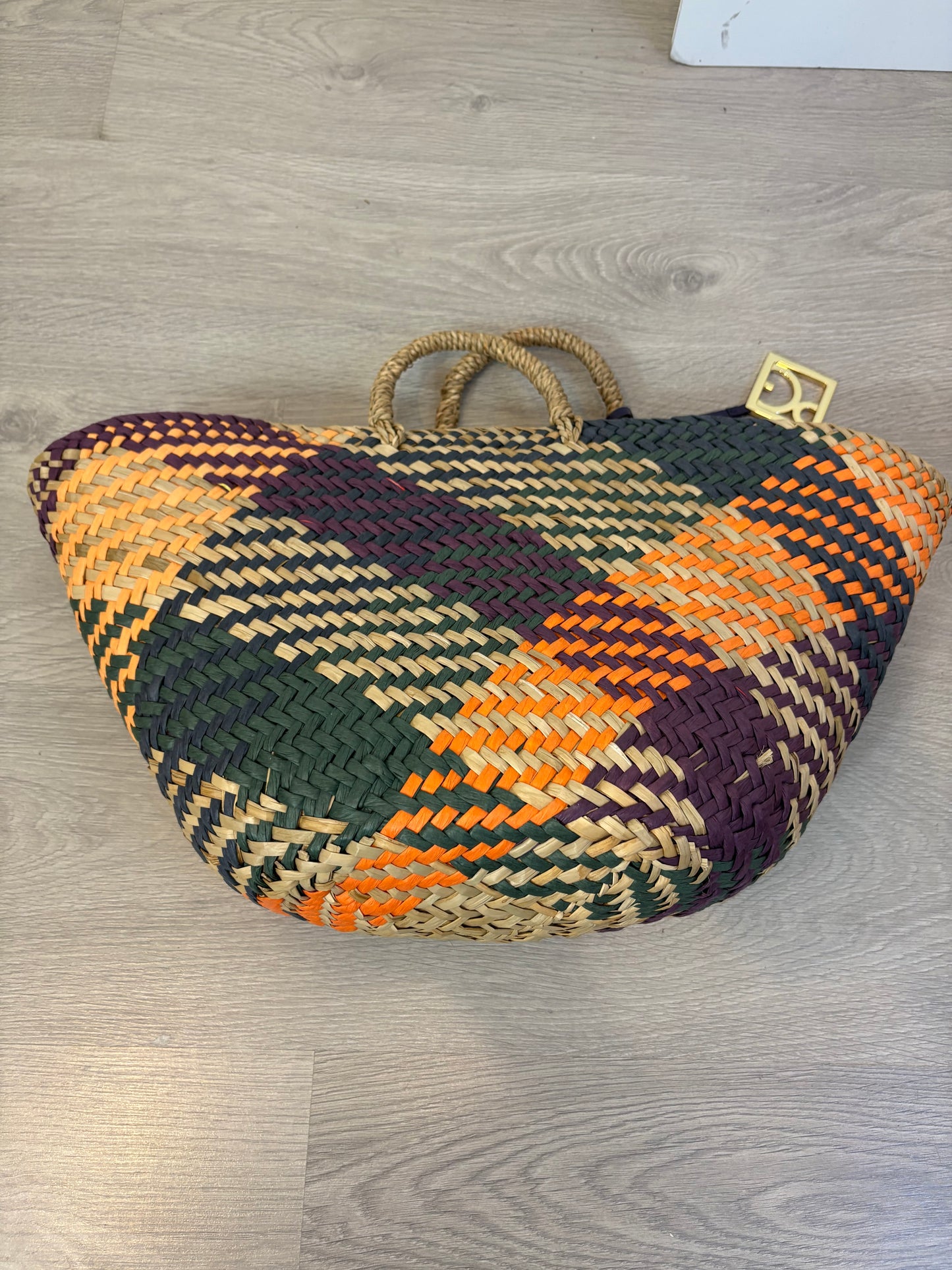 PURIFICACIÓN GARCIA. Capazo mediano colores