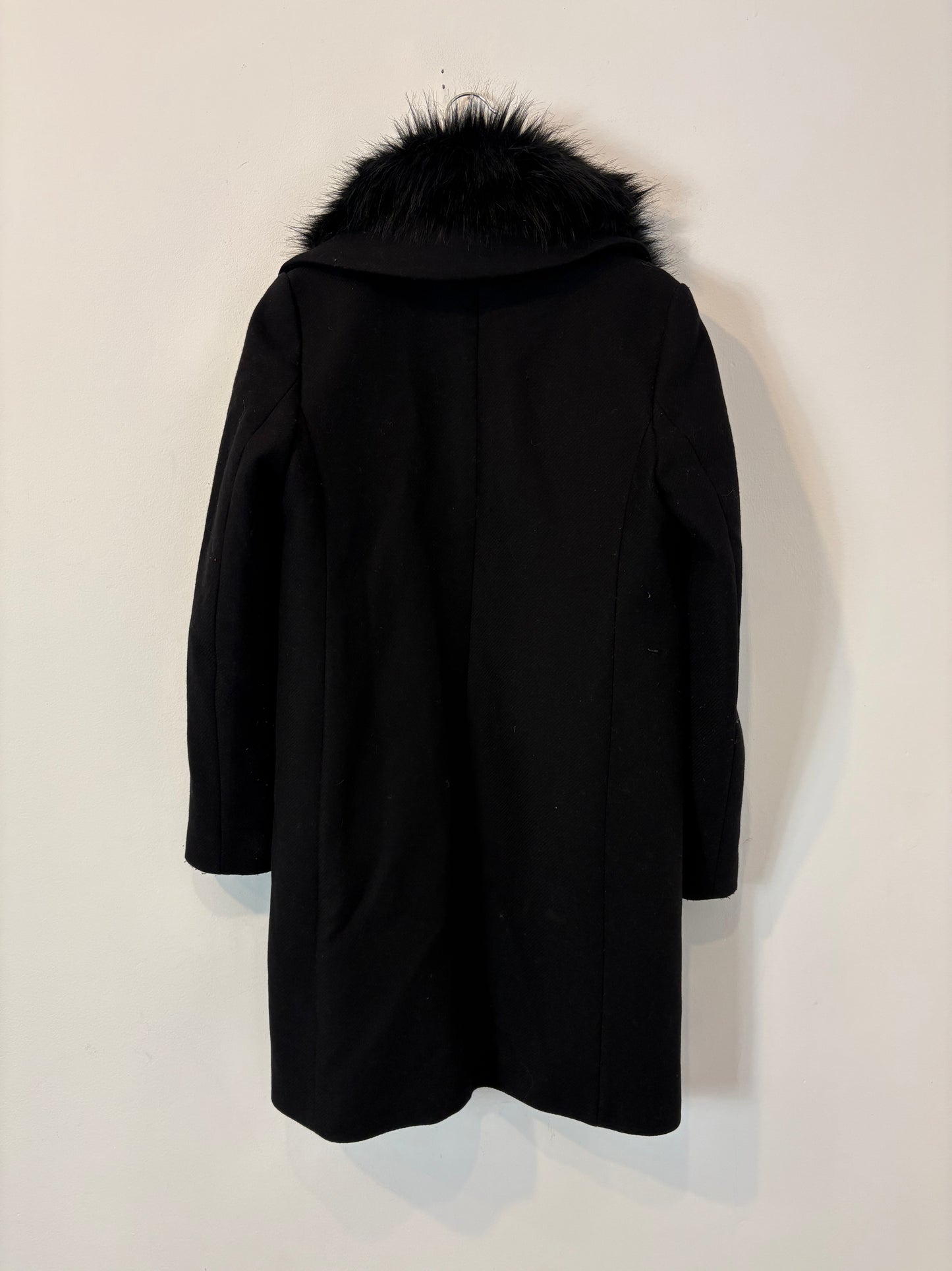 ZARA. Abrigo negro lana cuello pelo