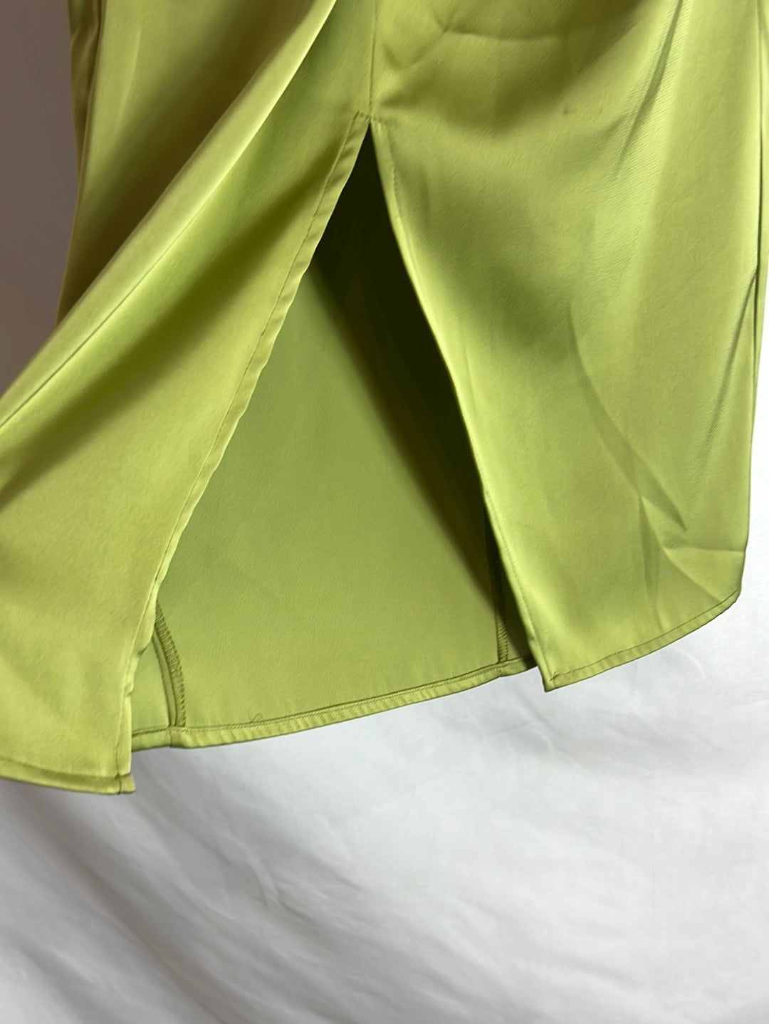 MYPEEOPTOES. Green satin midi skirt. Size 32