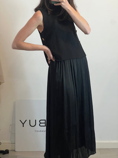 ZARA. Vestido negro fluido botones halter