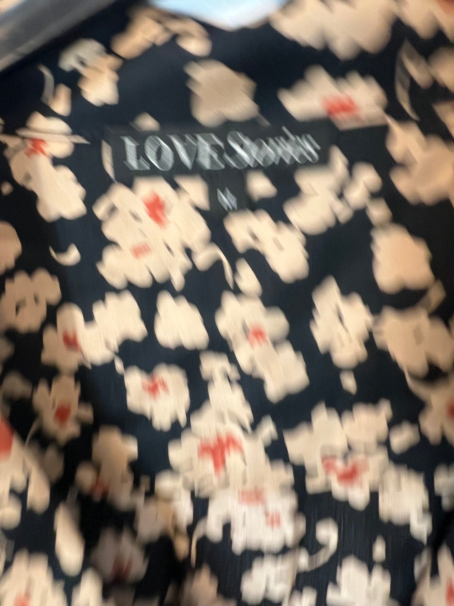 LOVE STORIES. Tm flower print black blouse
