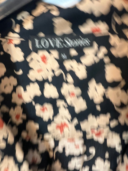 LOVE STORIES. Tm flower print black blouse