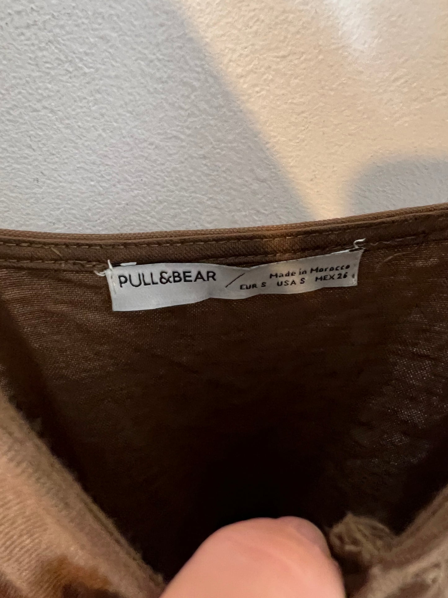 PULL&BEAR. Vestido midi marrón chocolate. T S