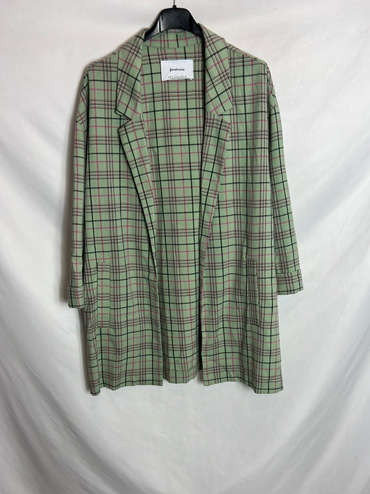 STRADIVARIUS . Blazer verde cuadros larga. T M