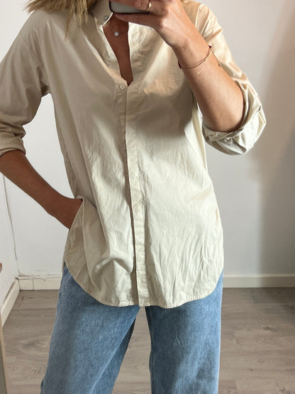 SHON MOTT. Camisa beige cuello mao. T 1(S)