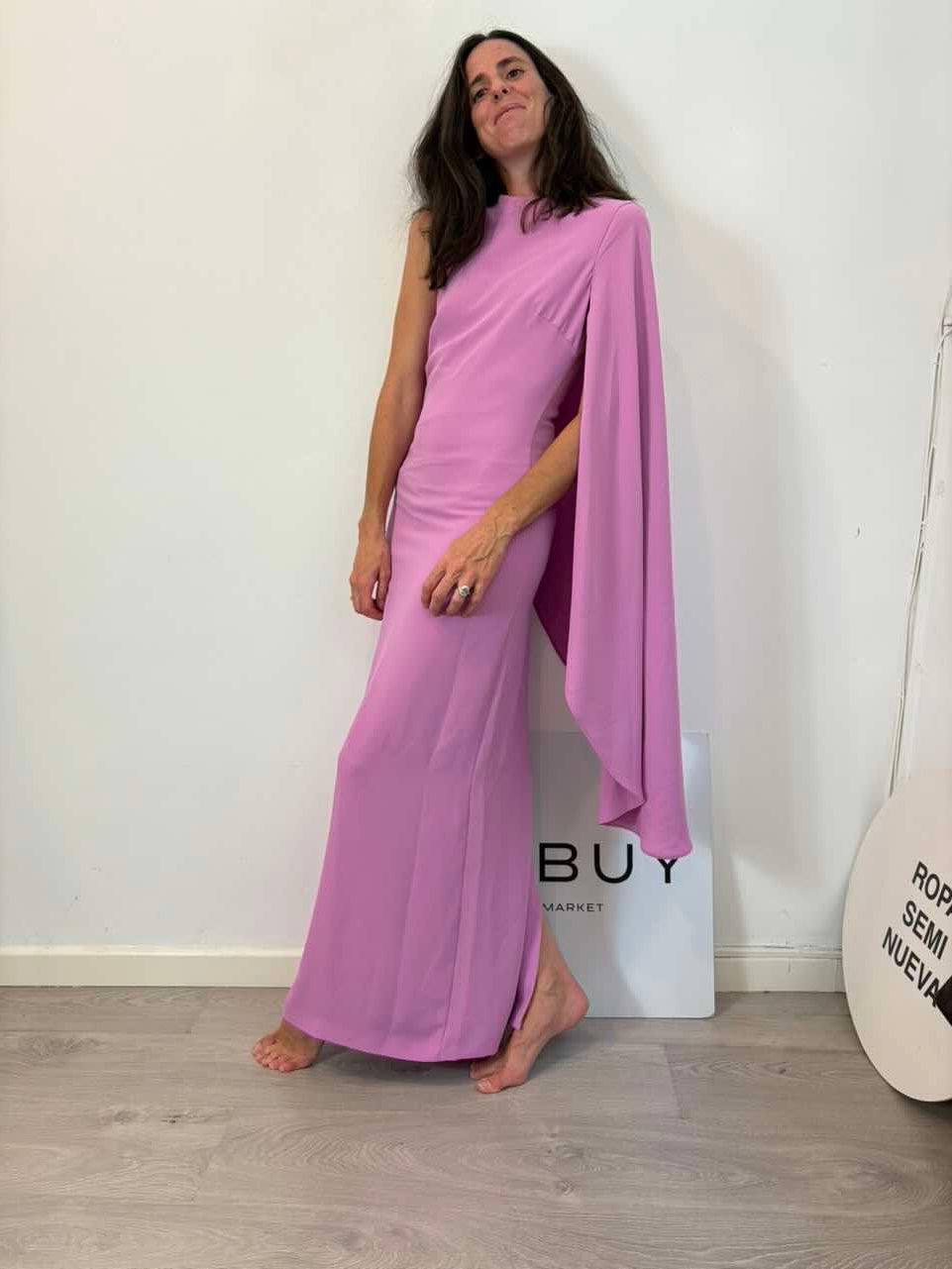 MANGO. Vestido largo capa asimétrica