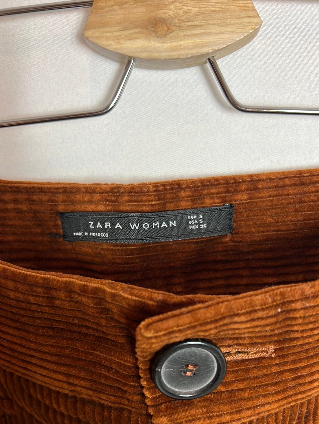 ZARA. Wide-leg corduroy trousers. TS