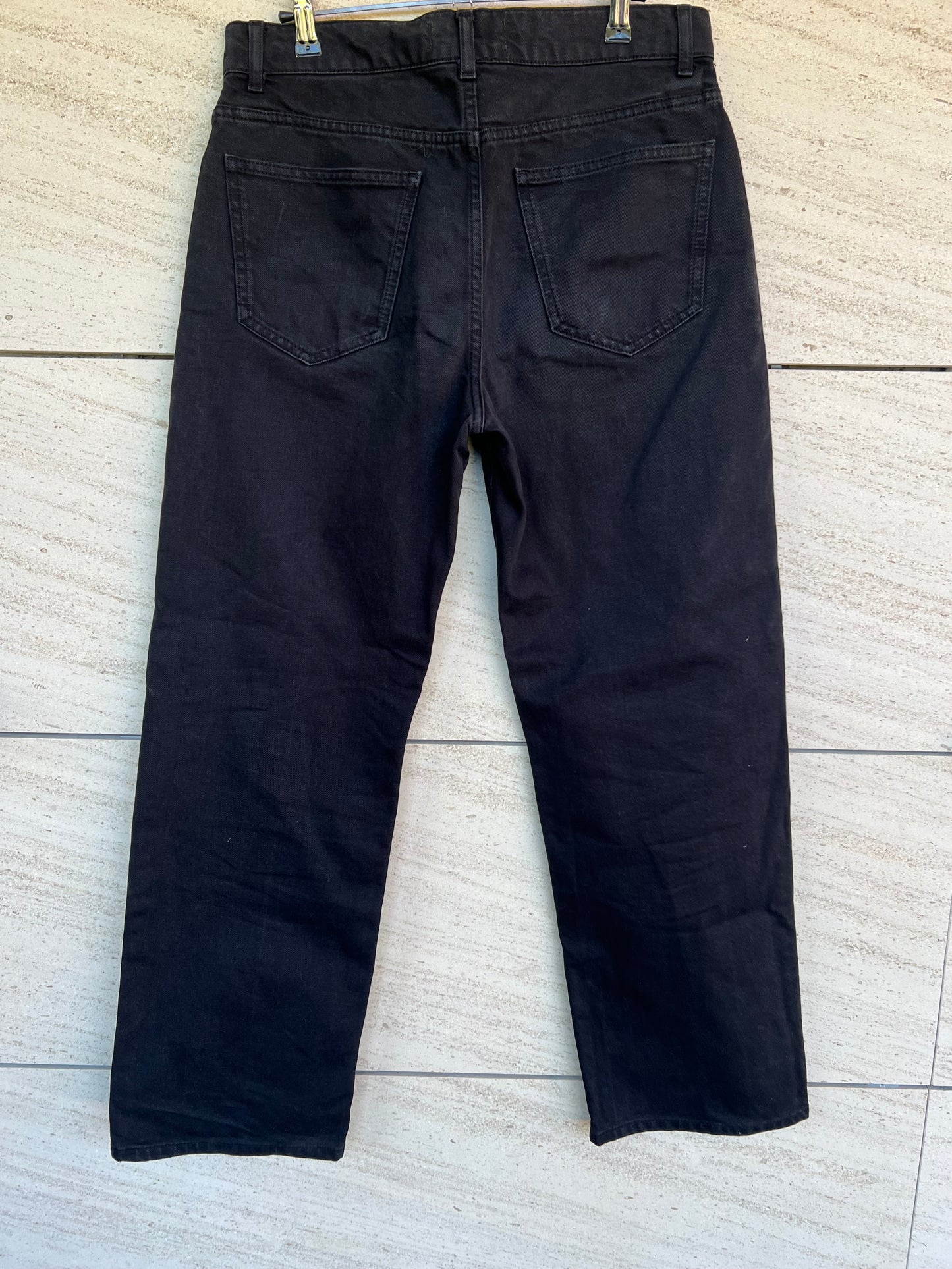 ZARA. Denim recto negro abotonado. T 38