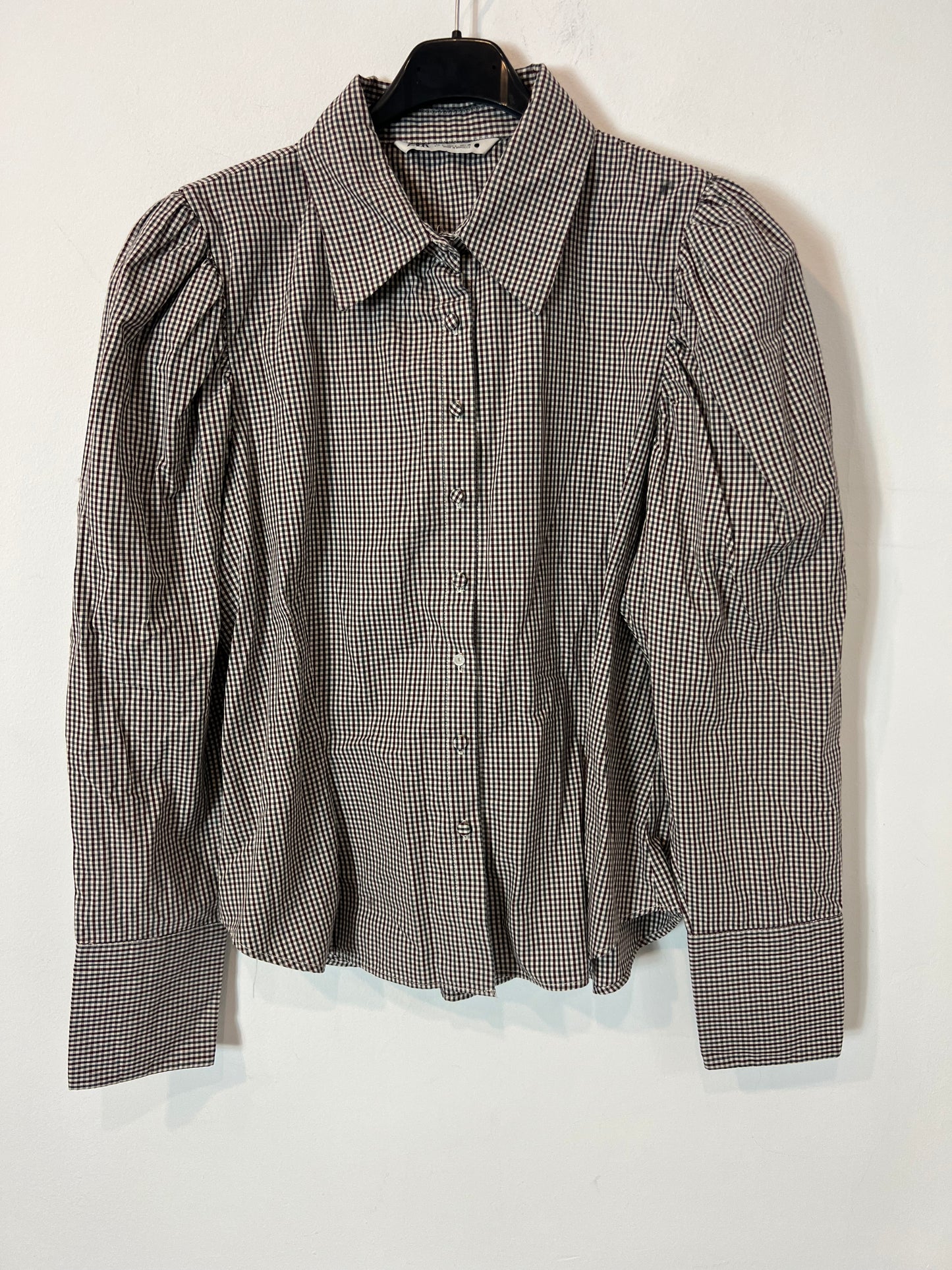 ZARA. blusa cuadros hombros T. L (M)