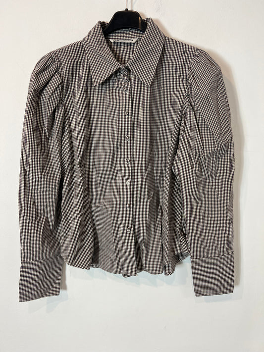 ZARA. blusa cuadros hombros T. L (M)