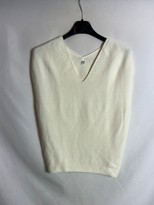 UNIQLO. Off-white knit vest. XS