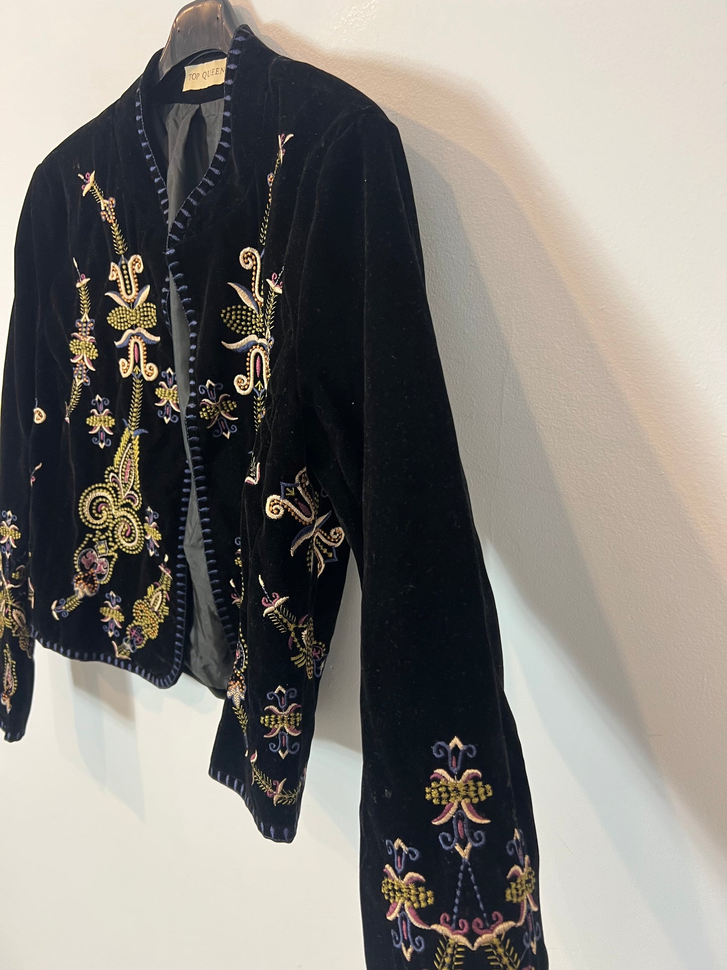 TOP QUEENS. Chaqueta terciopelo bordada. T XS/S