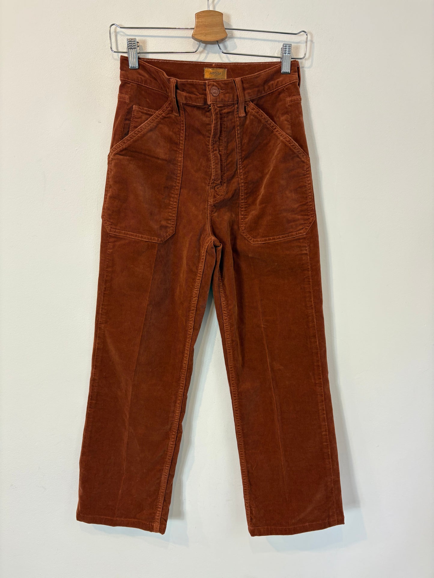 MOTHER. Pantalón teja textura