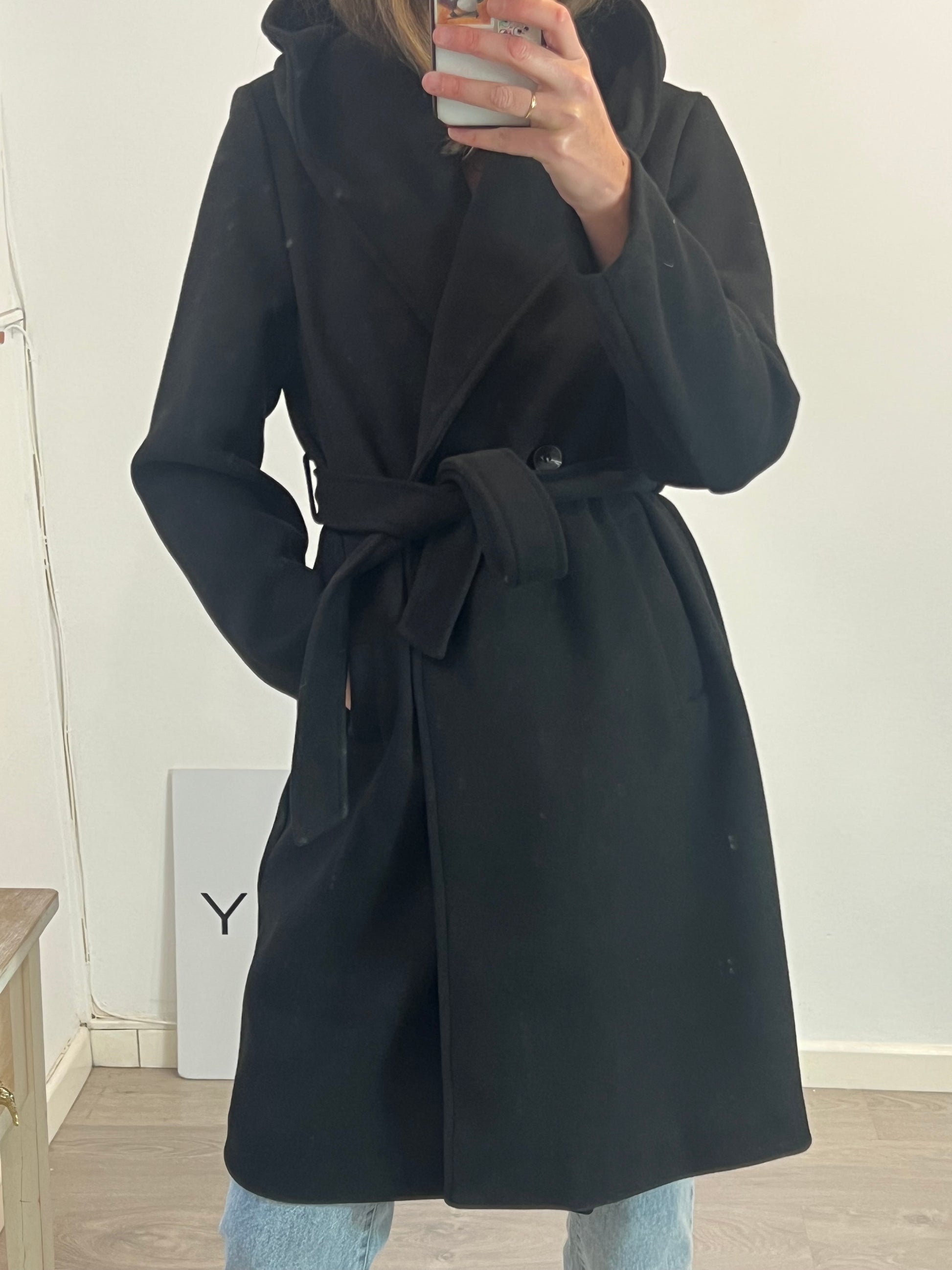 Abrigo de palo negro con capucha – Hibuy market