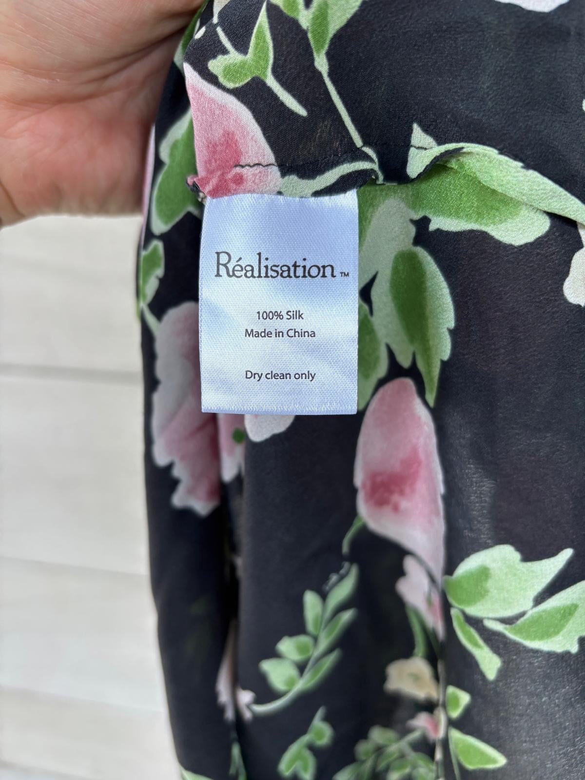RÉALISATION. Vestido largo seda flores escote en pico
