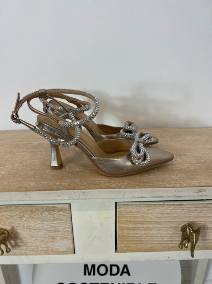 SOUL IN PAIN. Gold-tone lace-up stilettos, size 38