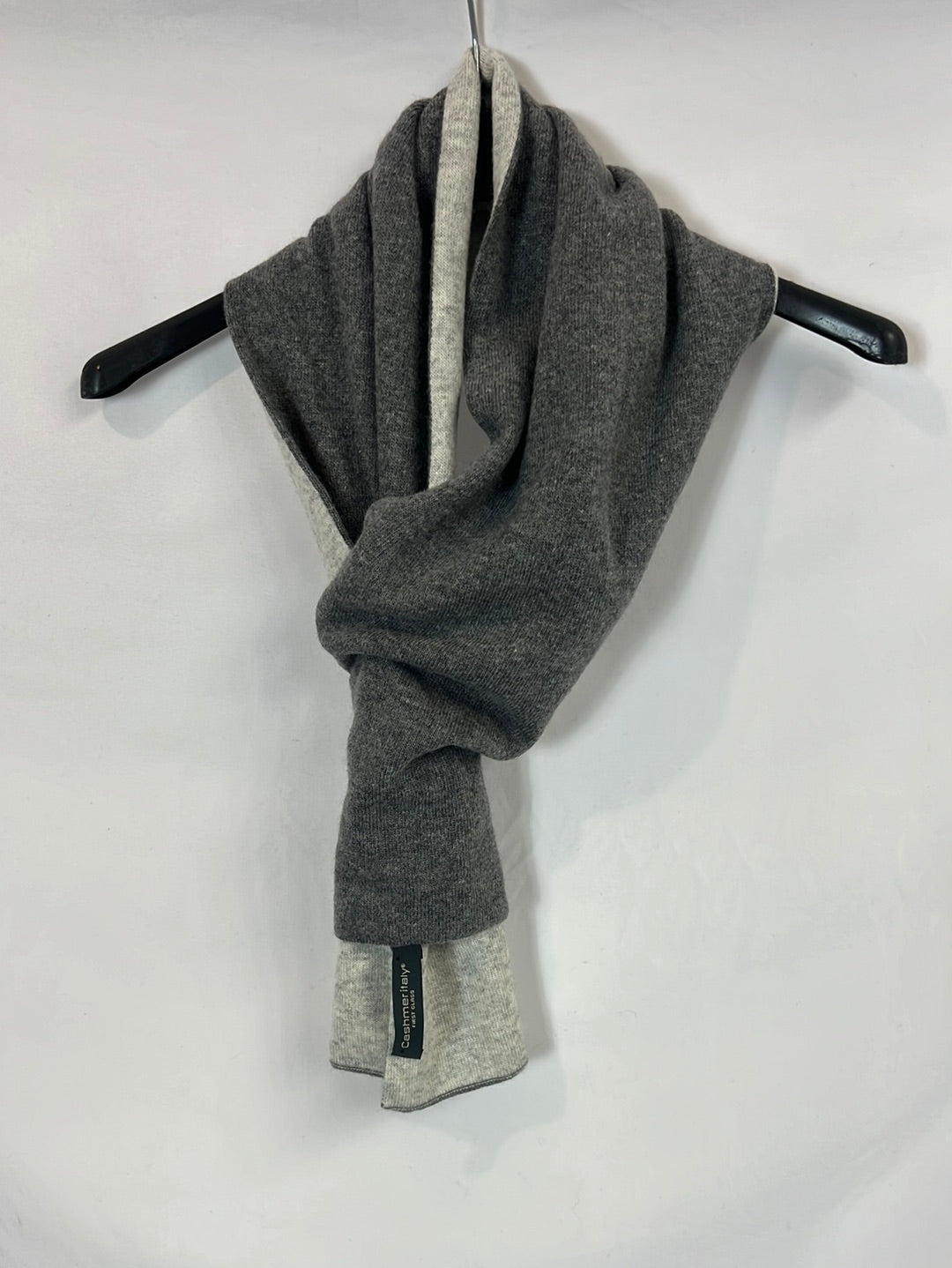 CASHMEREITALY. Gray cashmere scarf