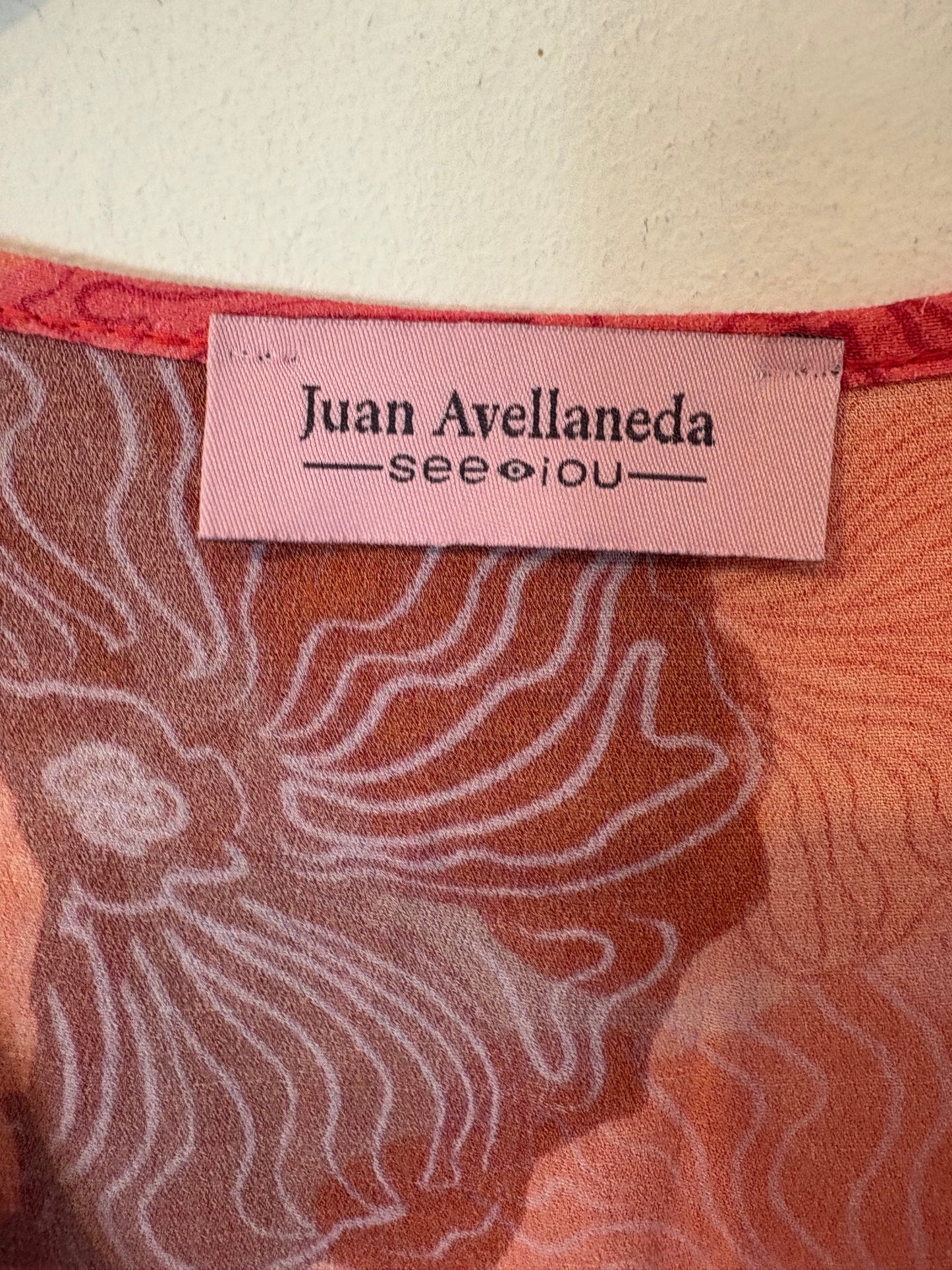 JUAN AVELLANEDA. Vestido largo estampado