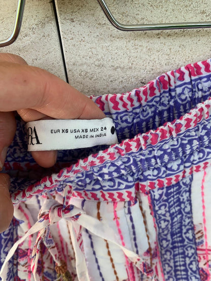 ZARA. Conjunto textura colores y bordados