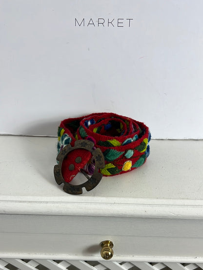 OTRAS. Cinturón tela bordados colores