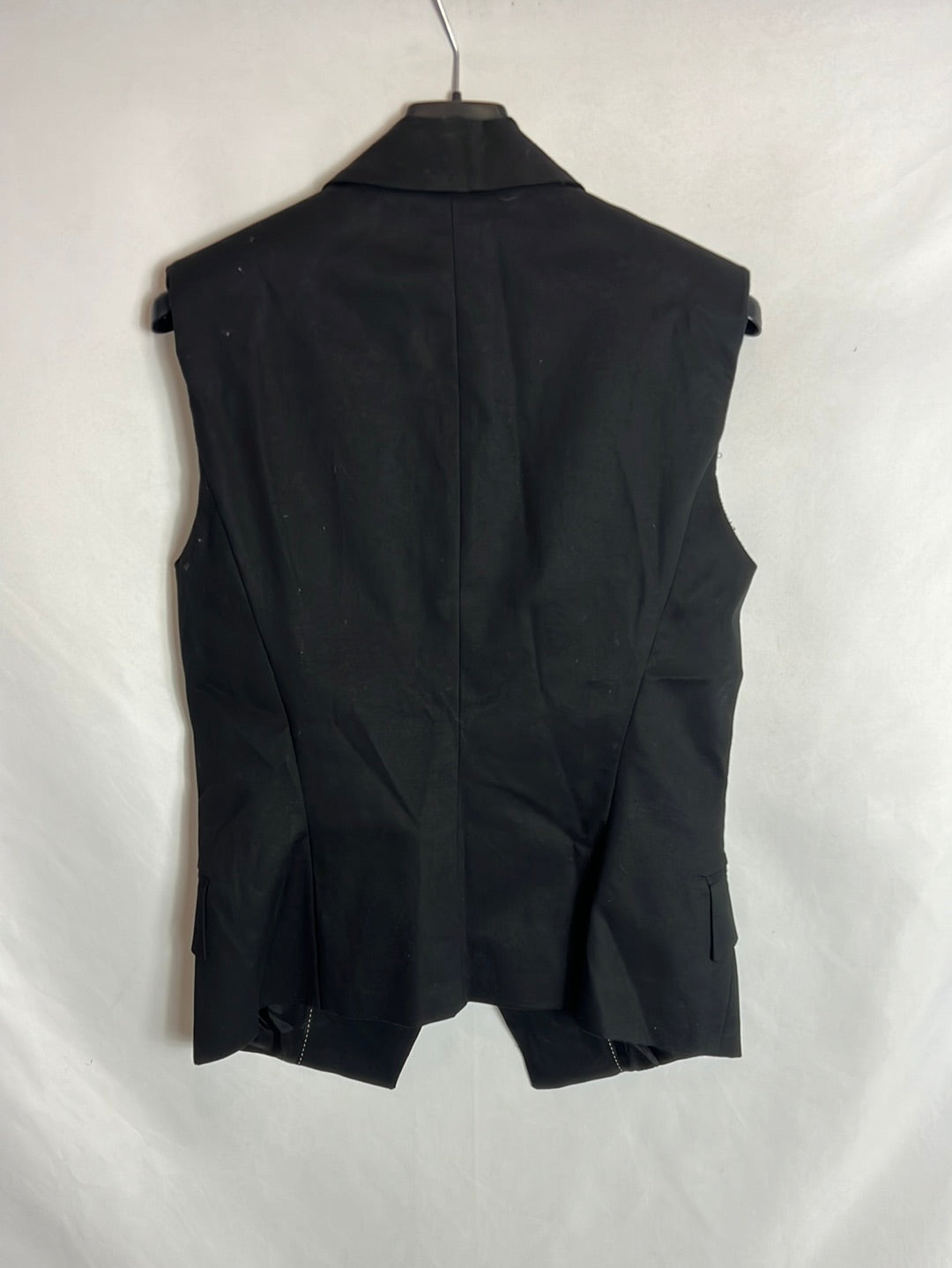 ZARA. Chaleco negro hombreras. T M