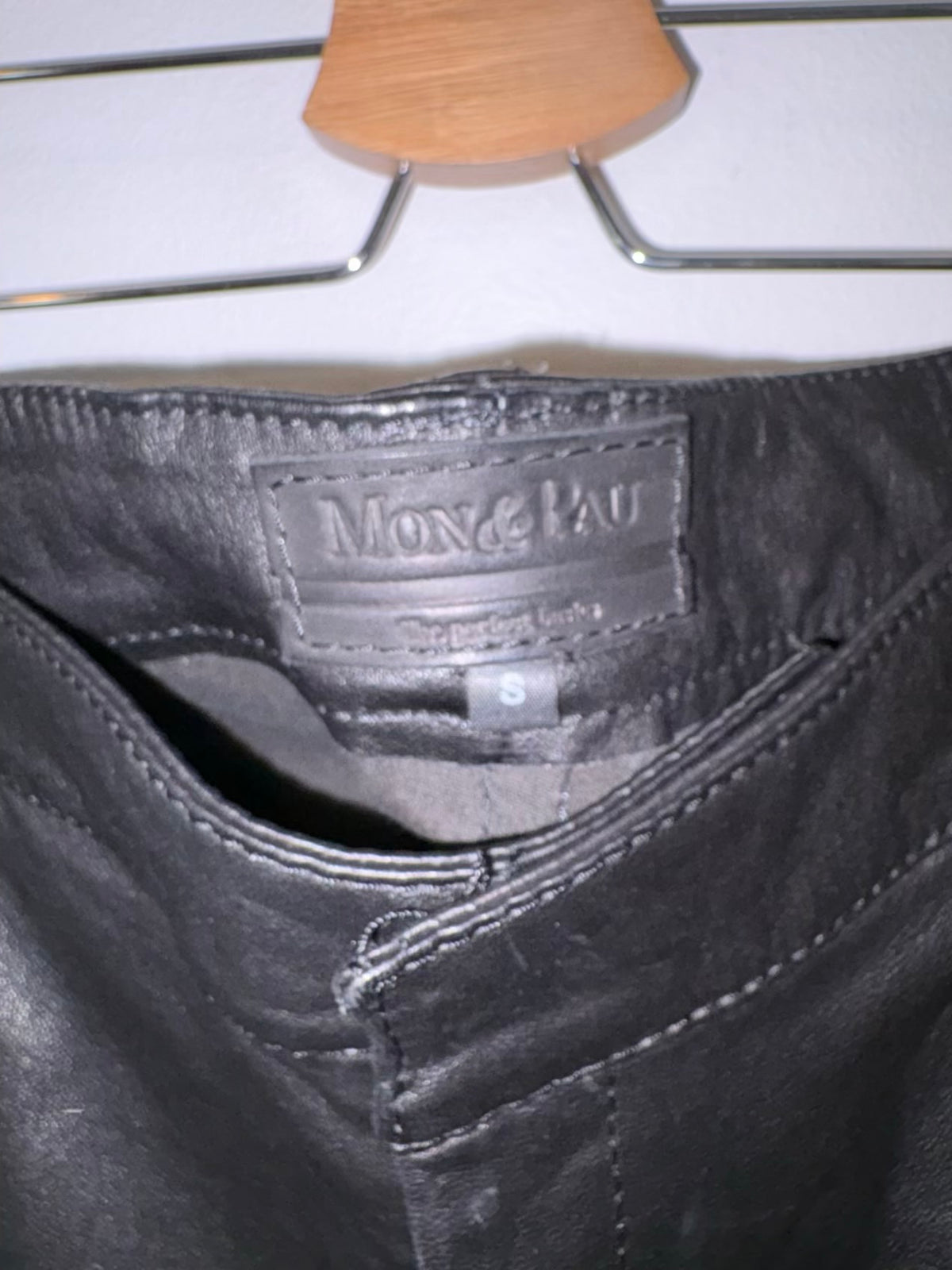 MON&PAU. Pantalón piel negro