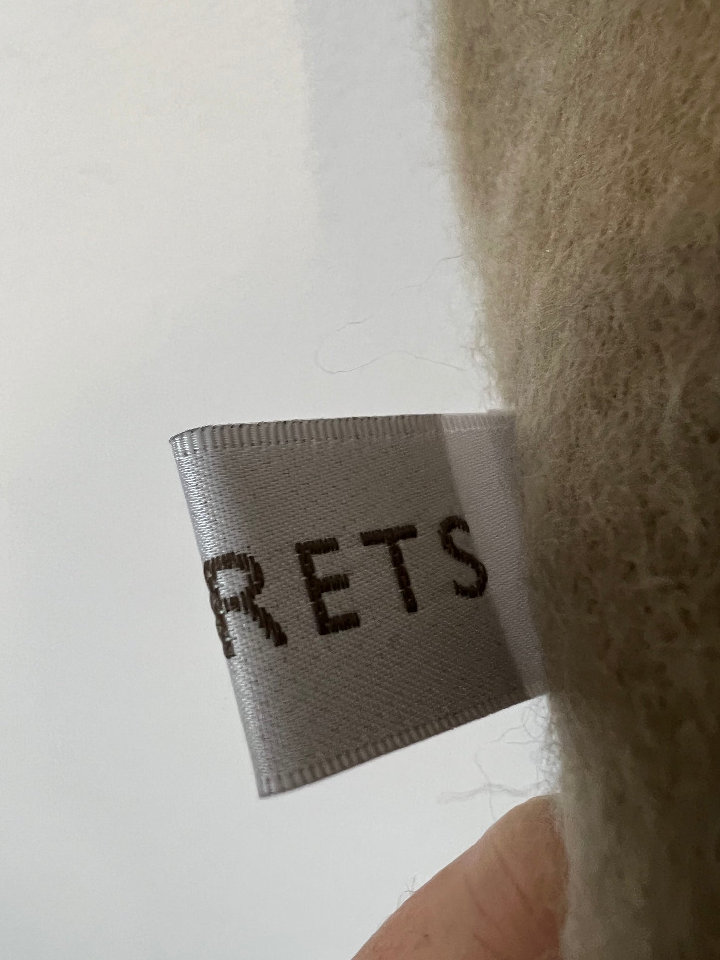 STOREST. Green scarf