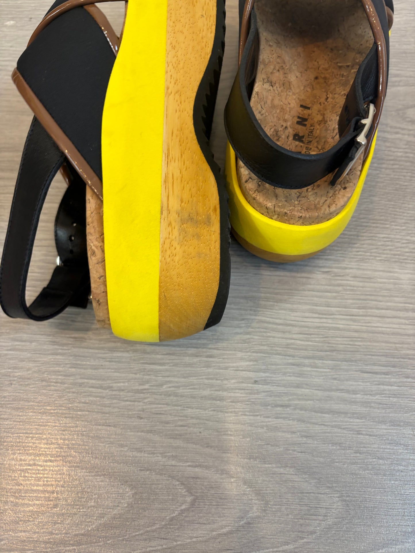 MARNI. Sandalia plataforma modelo Fussbett