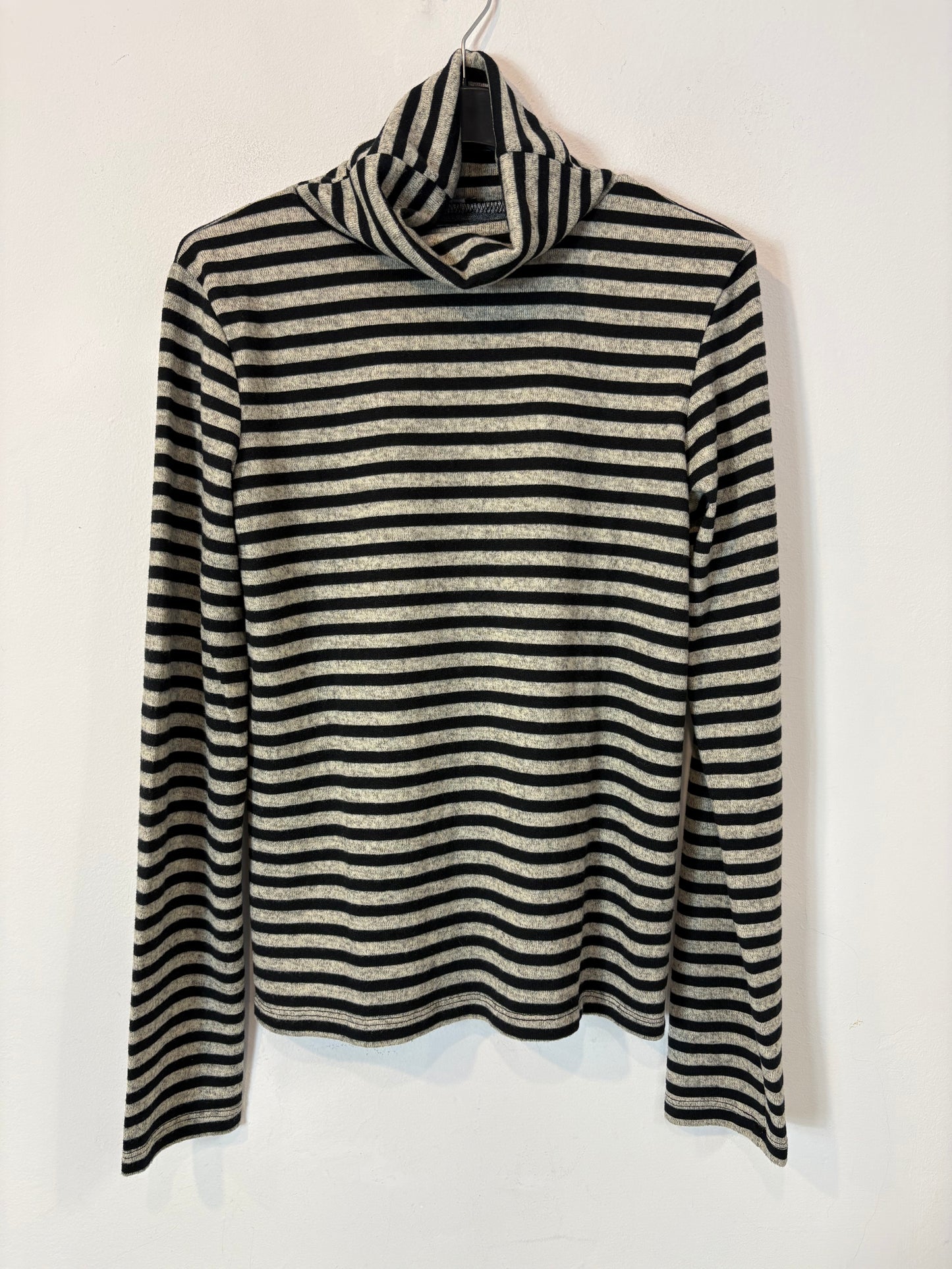 ZARA. Top punto rayas