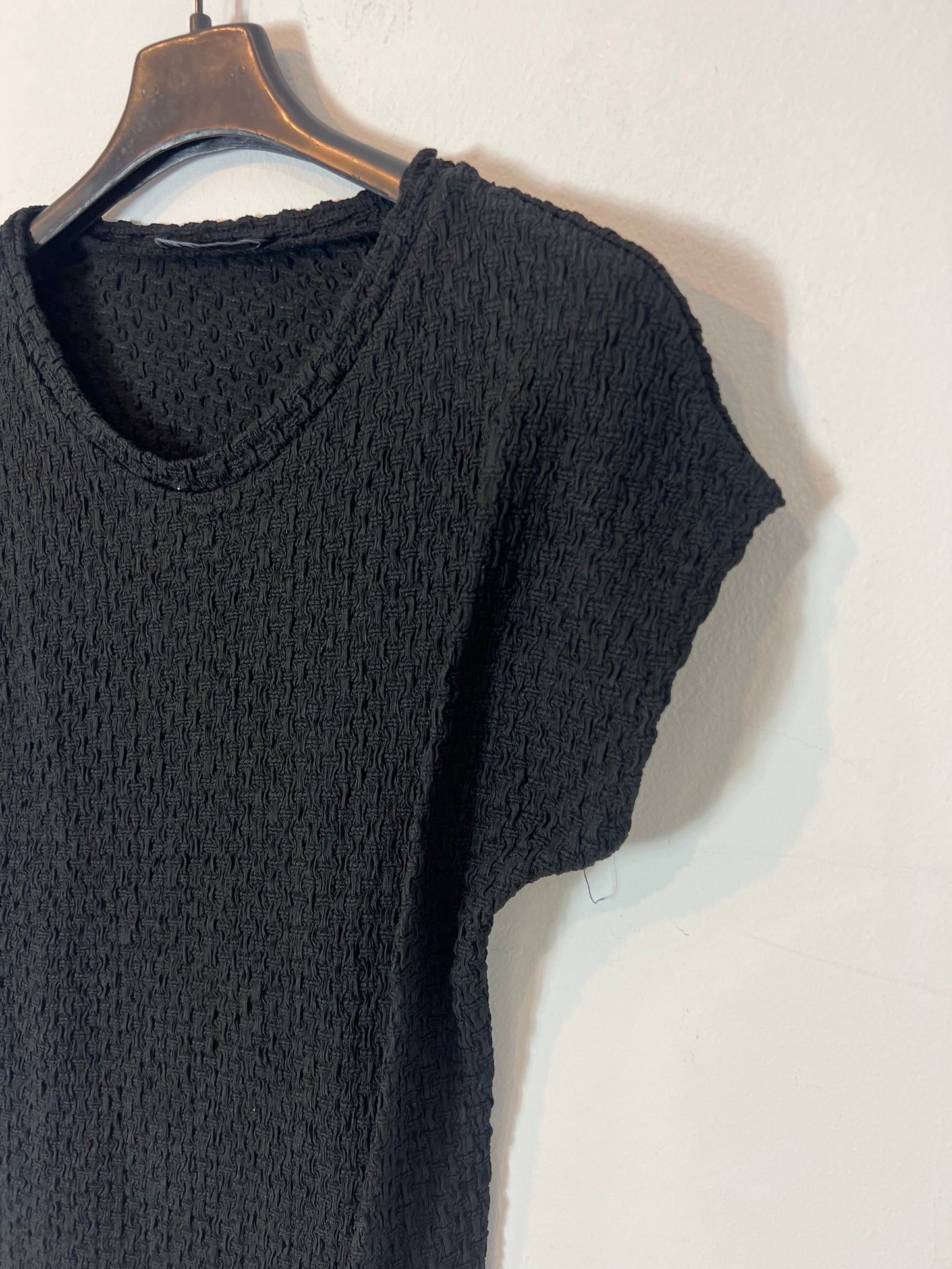 ZARA. Top negro textura. T S