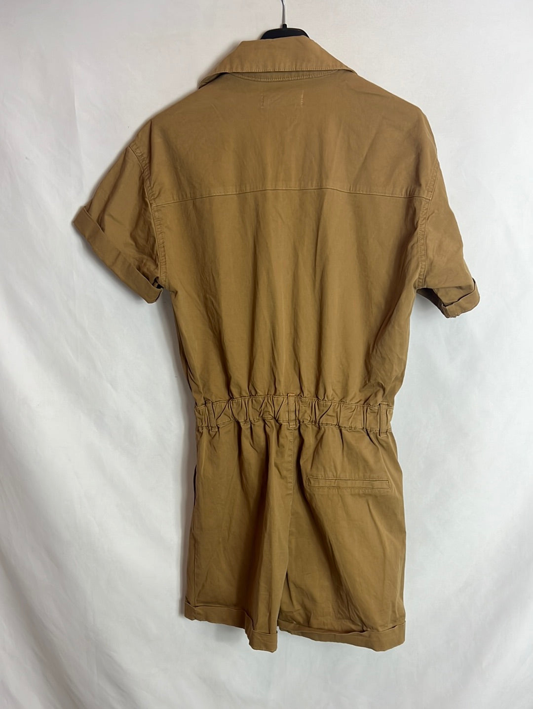 PULL&BEAR . Mono corto camel estilo safari. T M