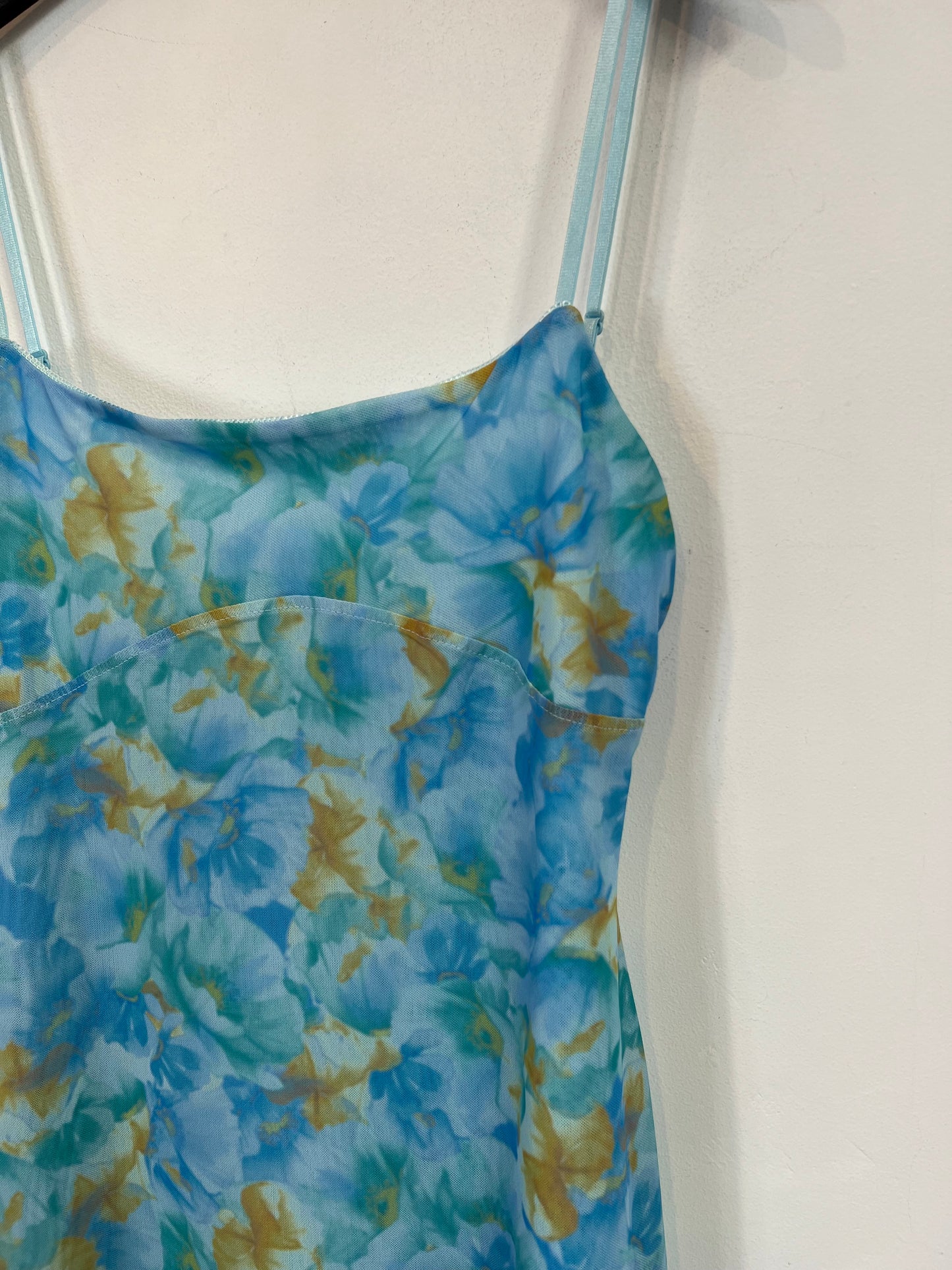 ZARA. Vestido flores azul tull T.m