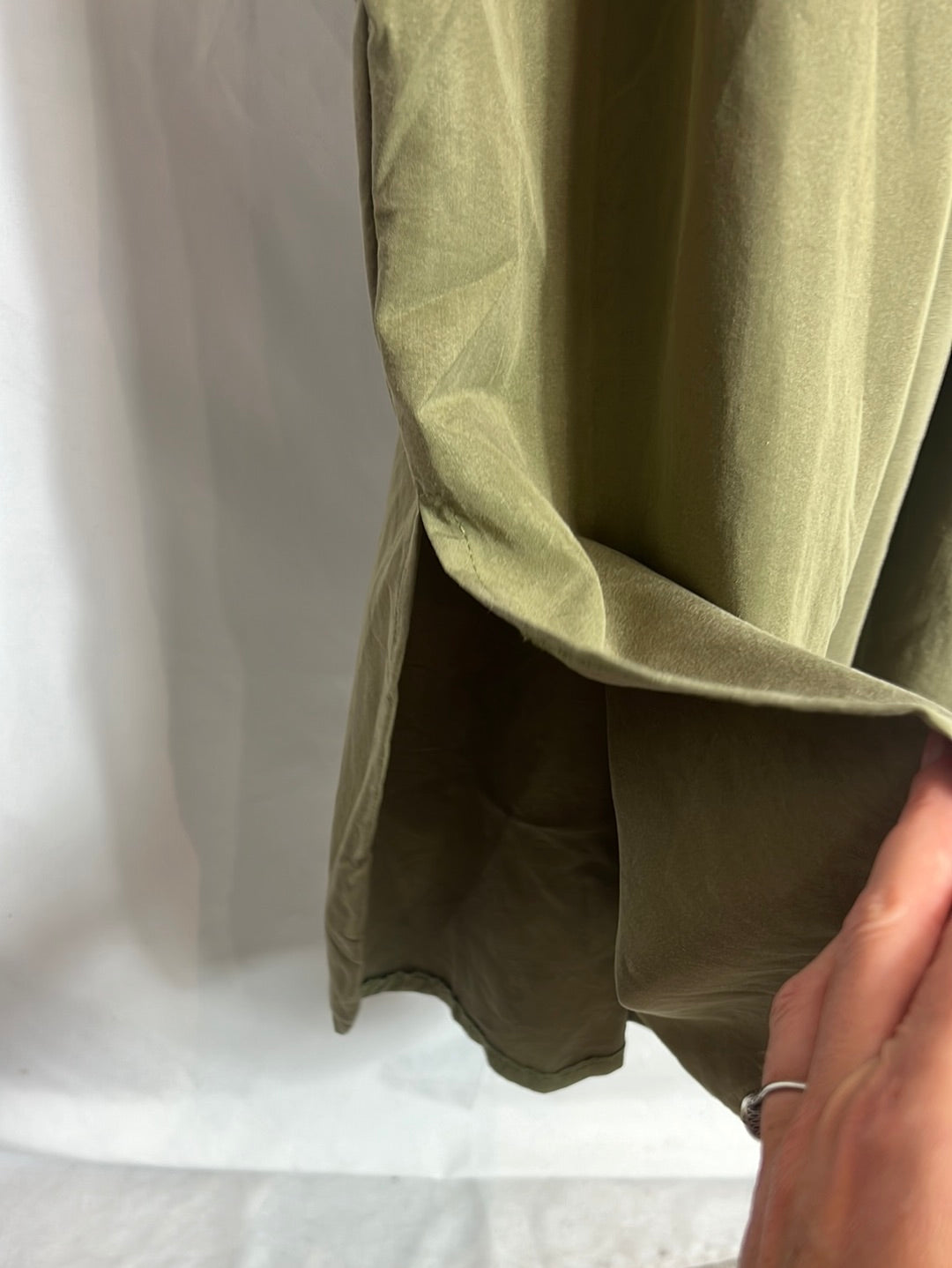 PULL&BEAR. Mono culotte verde apreturas. TM