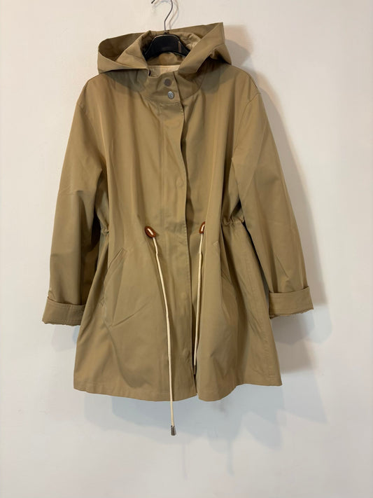 Gabardina capucha y chaleco extraíble