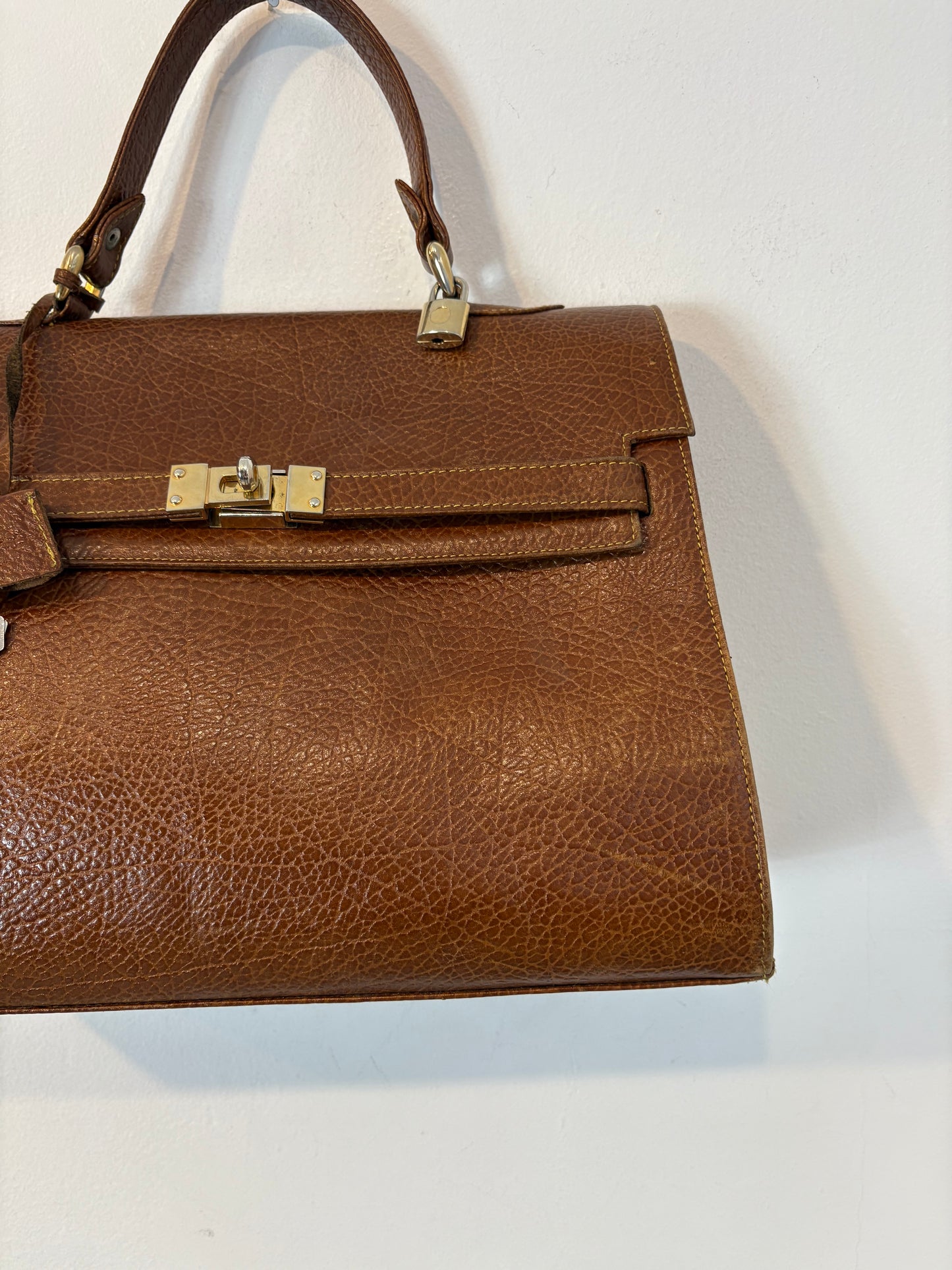 OTRAS. Bolso de mano piel vintage