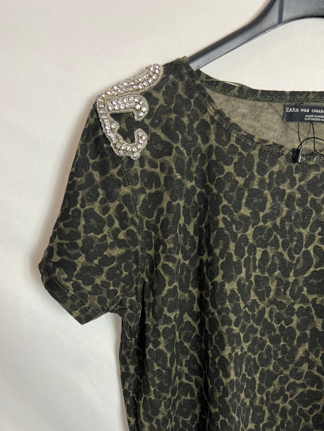 ZARA. Camouflage T-shirt with shoulder detail. TM