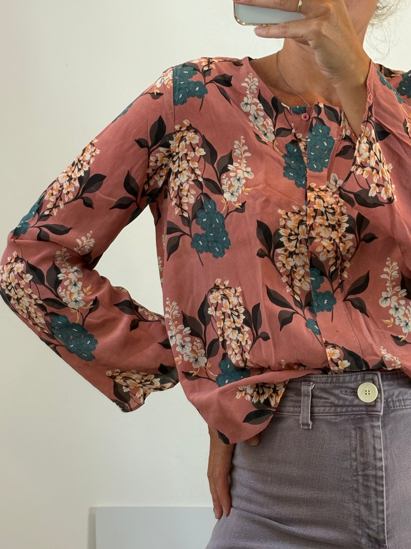 MASSIMO DUTTI. Blusa flores seda T.42