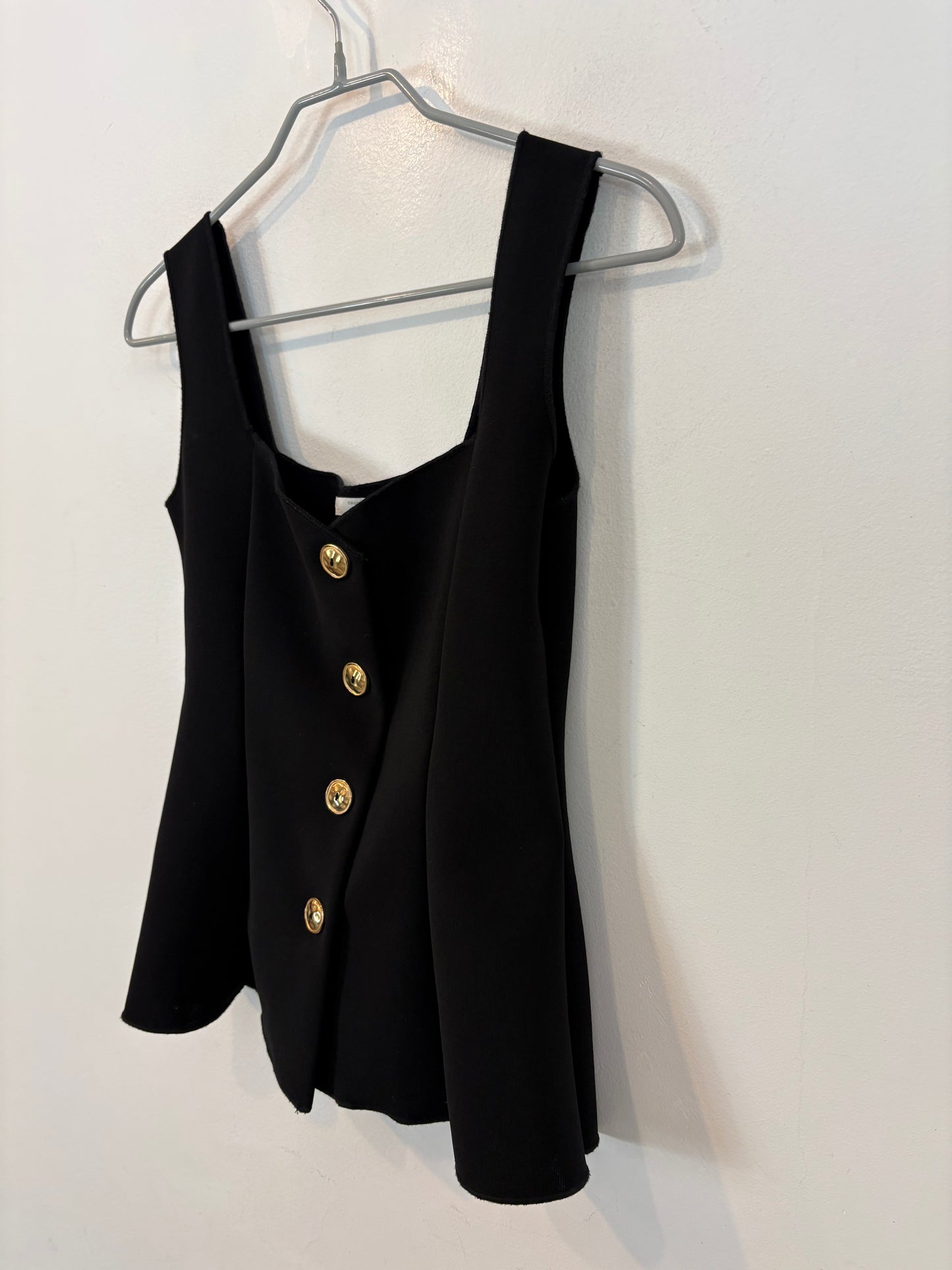 ZARA. Top negro botones dorados