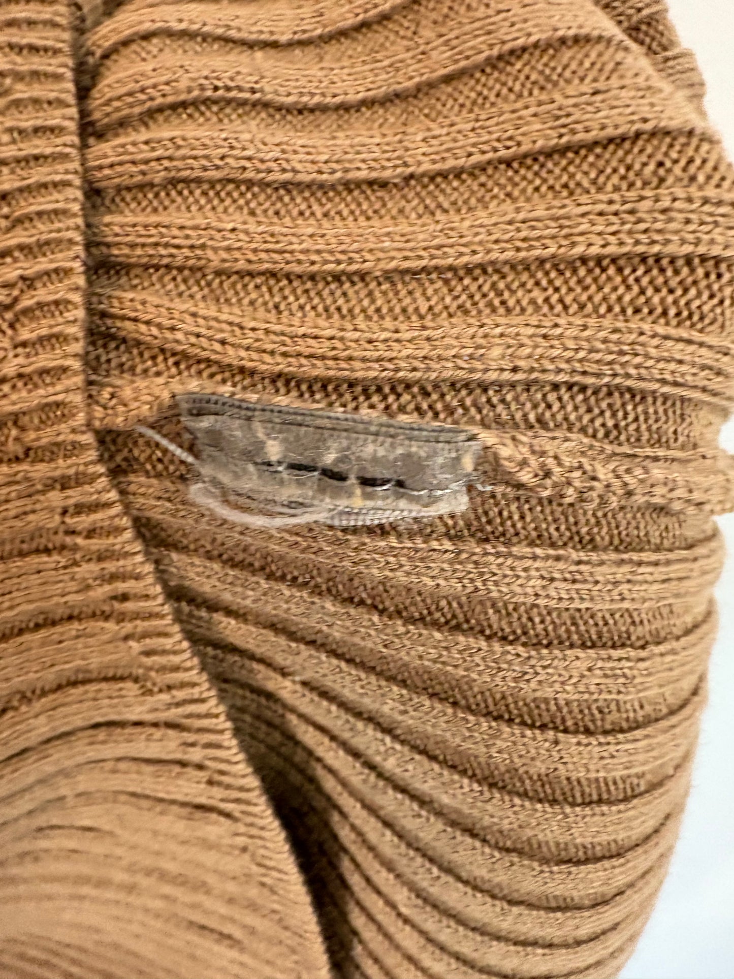 UTERQÜE. Top canalé marrón. T S