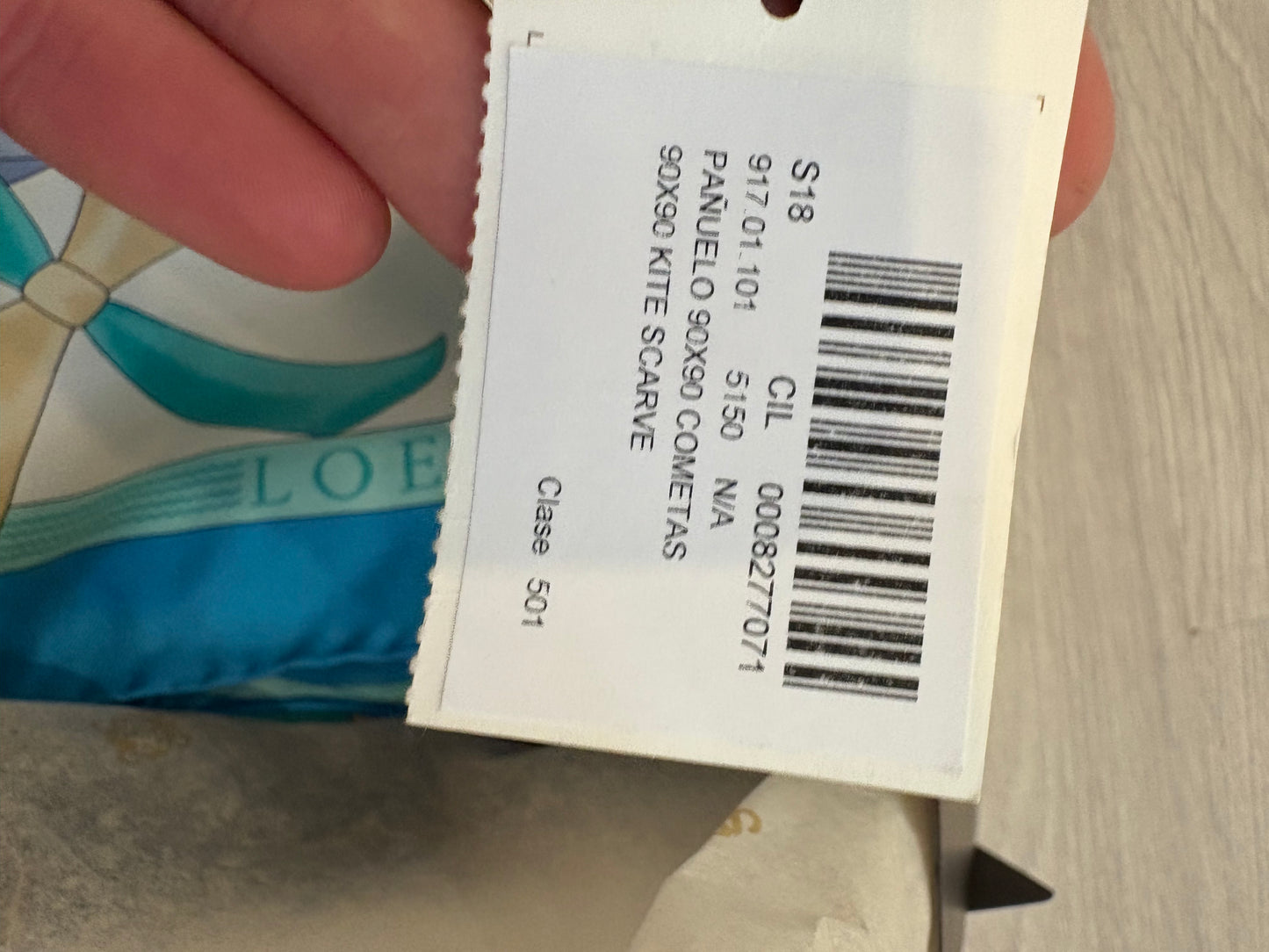 LOEWE. Pañuelo seda estampado