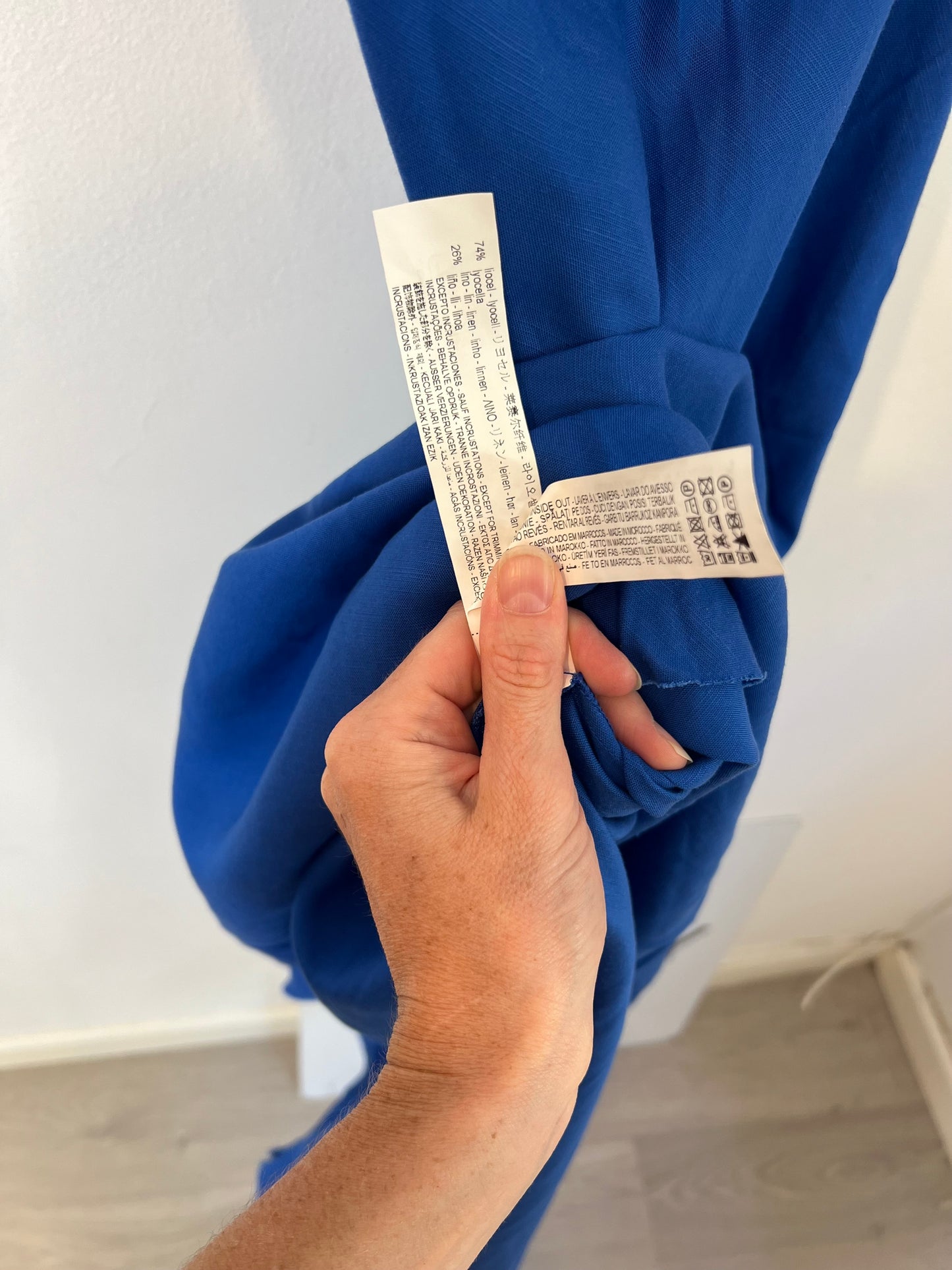 ZARA. Blue neckline Tm