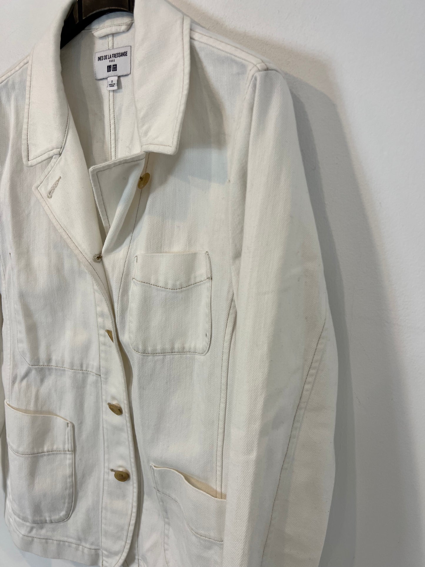UNIQLO. White denim jacket with pockets. TS