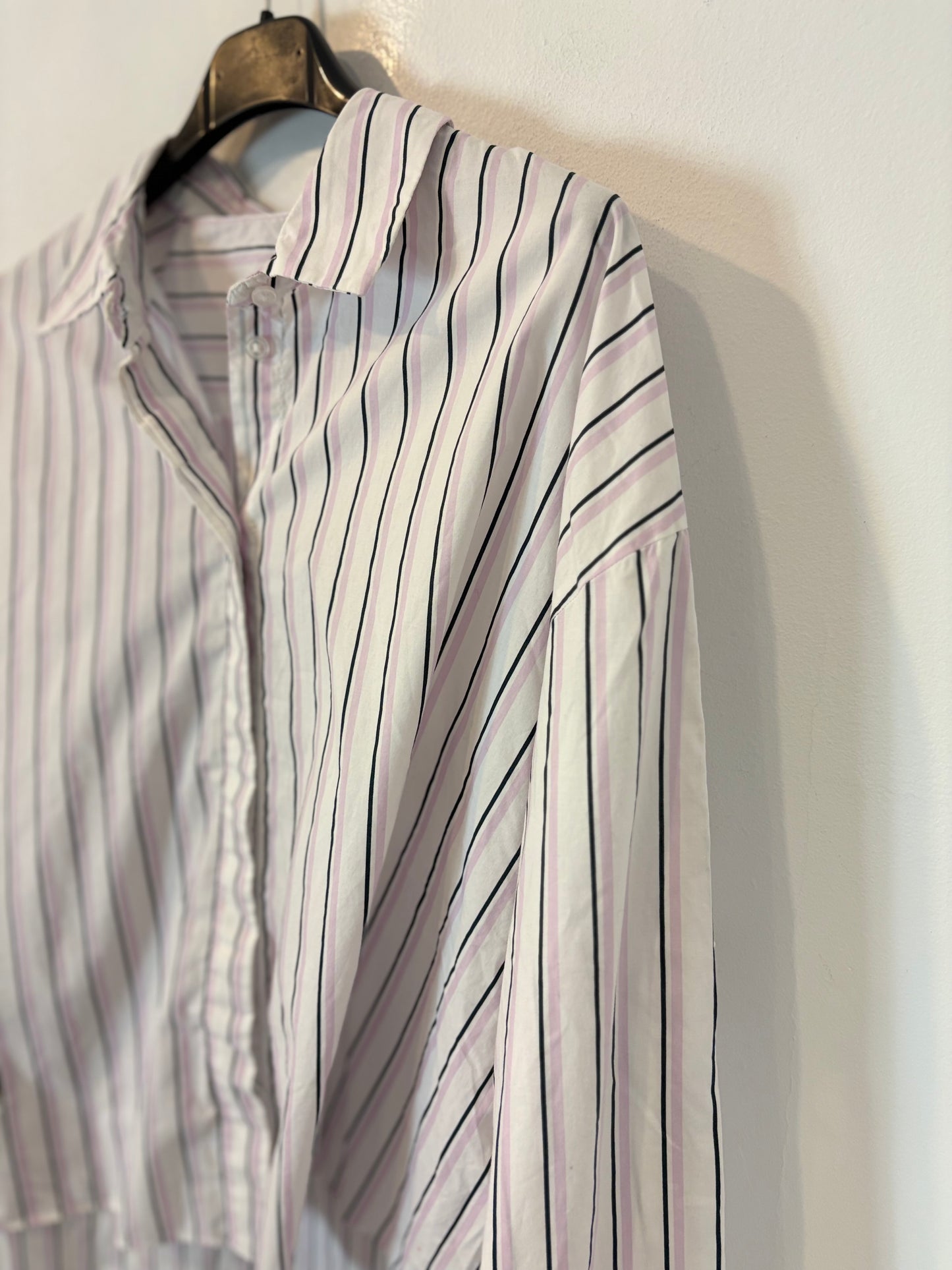 MANGO. Camisa rayas tonos malva. T M