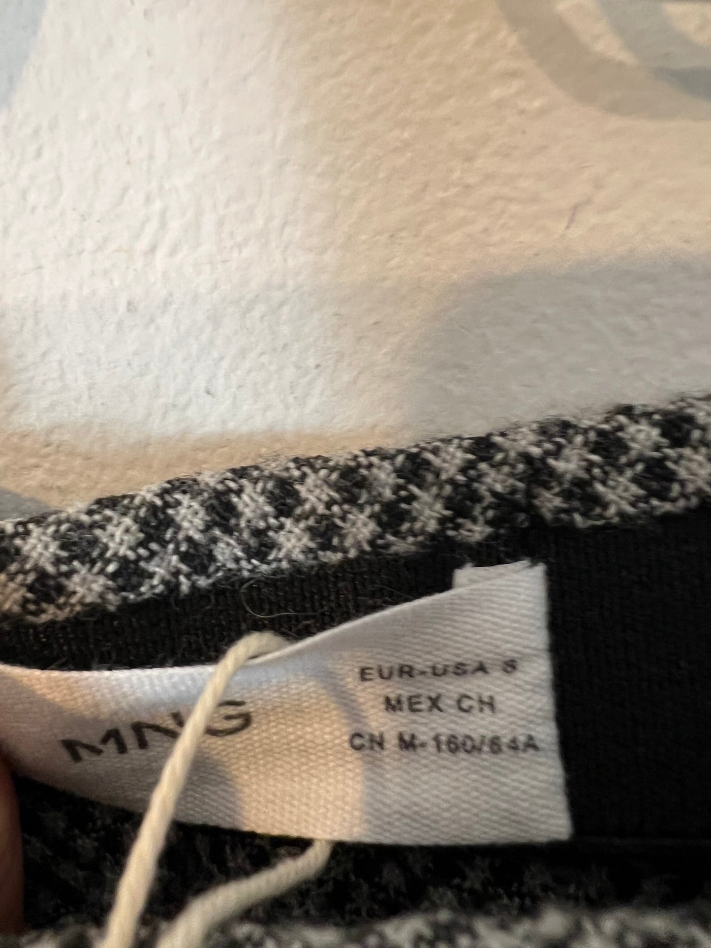 MANGO. Houndstooth midi skirt with wool. TS