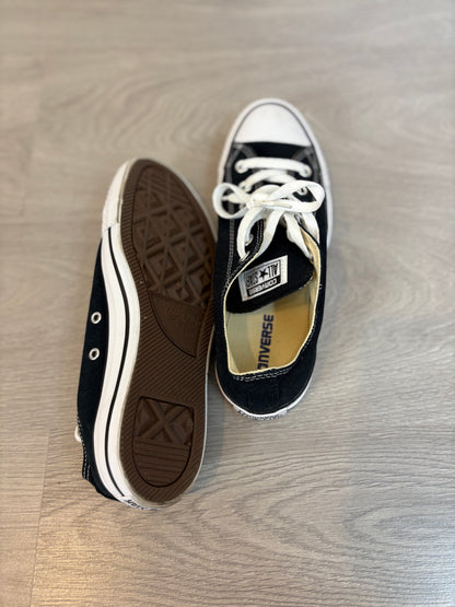 CONVERSE. Zapatilla clásica en negro. T 40