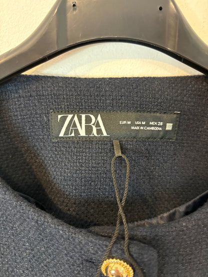 ZARA. Chaqueta azul botones dorados
