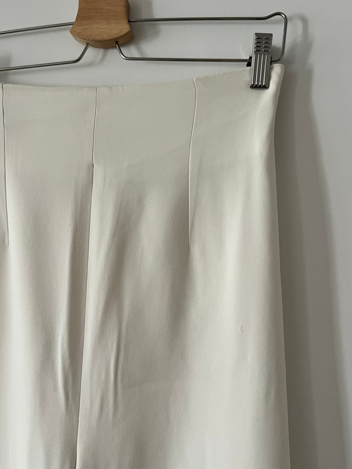 FERNANDO CLARO COUTURE. Pantalón blanco de vestir